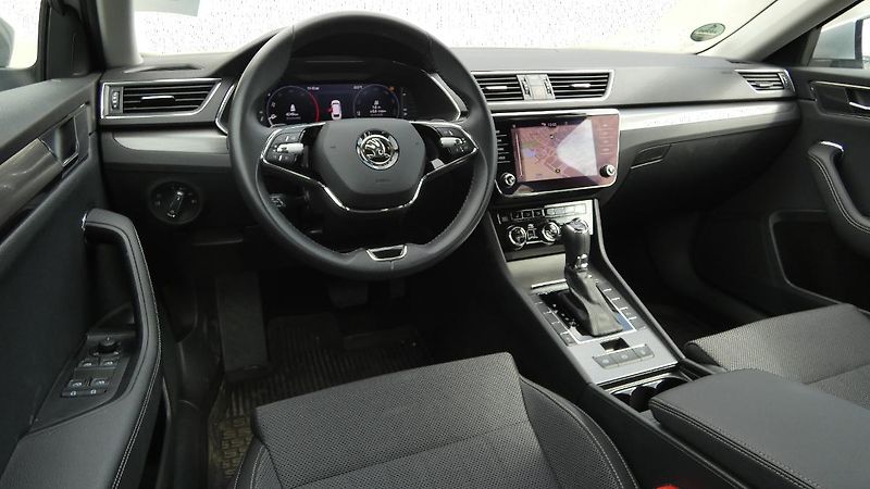 Škoda Superb Combi 2,0 TDI DSG Style - fotka 5 z 24