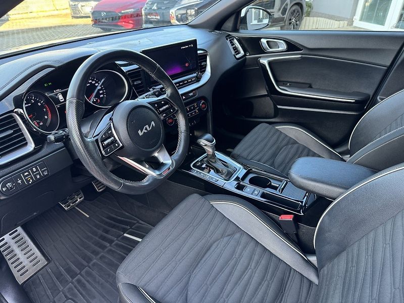 Kia Ceed (2022) 1.5i TGDi GT-Line Automat LED - fotka 27 z 49