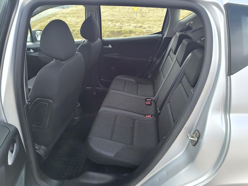 Peugeot 207 1.4  1.MAJITEL, DOLOŽENÉ KM - fotka 12 z 25
