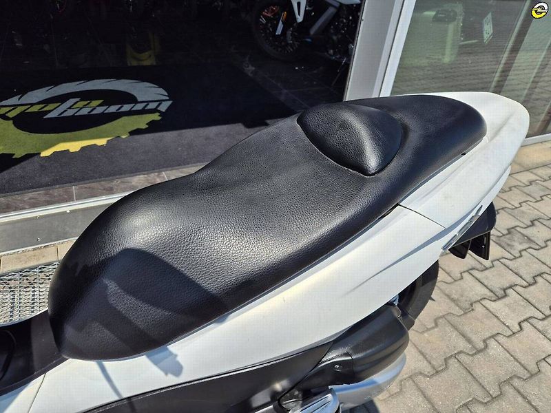 Honda PCX 125 (2011) - fotka 13 z 24