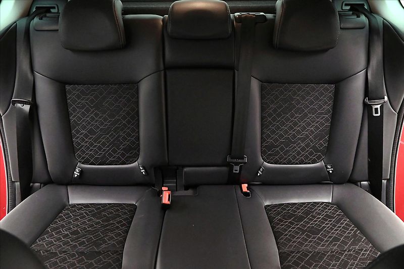 Peugeot 3008 1,6 HDI 84 kW ALLURE Záruka až - fotka 27 z 30