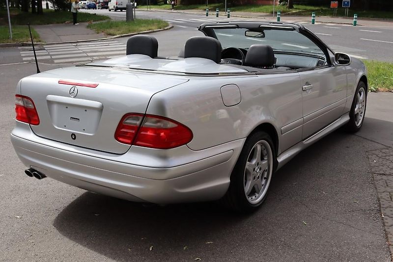 Mercedes-Benz CLK 55 AMG V8 CABRIO 255kW - fotka 12 z 50