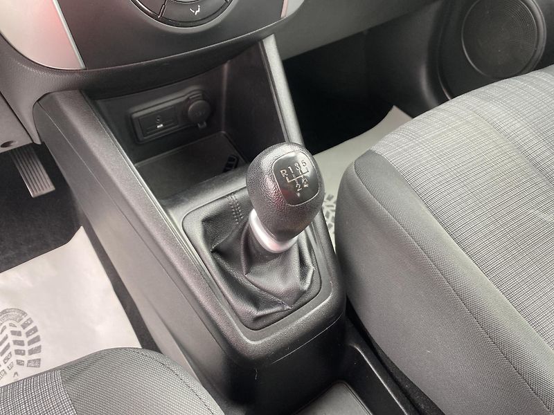 Kia Venga 1.4i 16v 90PS KLIMA SERVIS!!!  - fotka 143 z 144