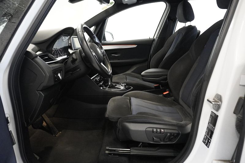 BMW Řada 2 GRAN TOURER XDRIVE M-SPORT AUT - fotka 11 z 29