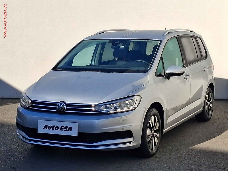 Volkswagen Touran (2023) 1.5 TSi, Move, LED, navi, - fotka 3 z 21