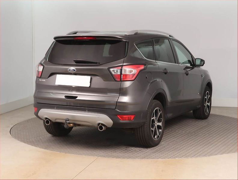 Ford Kuga (2018) 2.0 TDCi, 4X4, ČR,1.maj - fotka 5 z 16