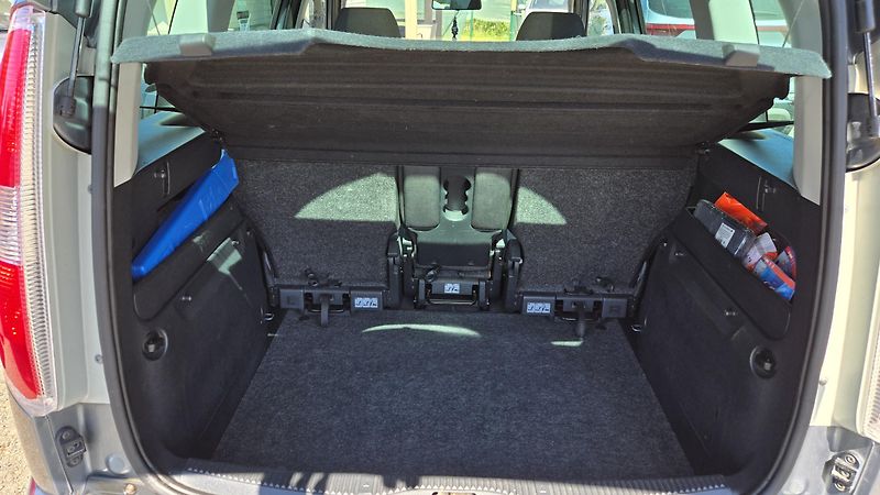 Škoda Roomster 1.4 16V STYLE ZADÁNO - fotka 12 z 37