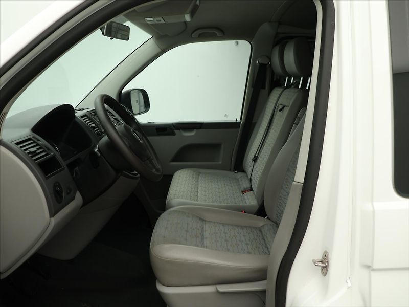 Volkswagen Transporter 2.0 TDI 103kW Comfortline 6.M - fotka 10 z 22