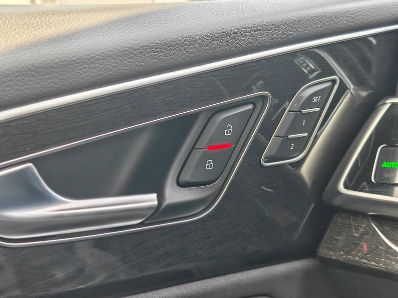 Audi Q8 SUV 50 Quattro 8TT 3,0TDI - fotka 22 z 28