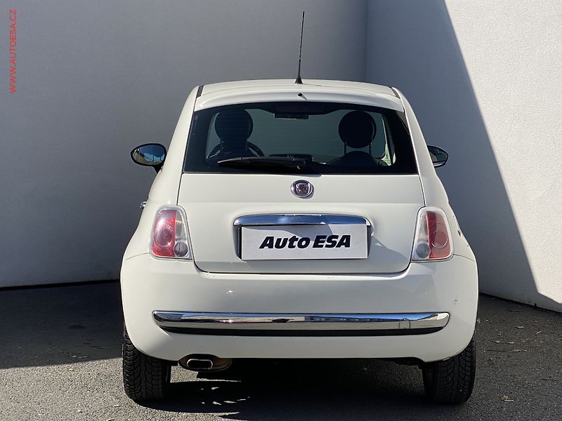 Fiat 500 (2011) 1.2i, Lounge, panor - fotka 5 z 15