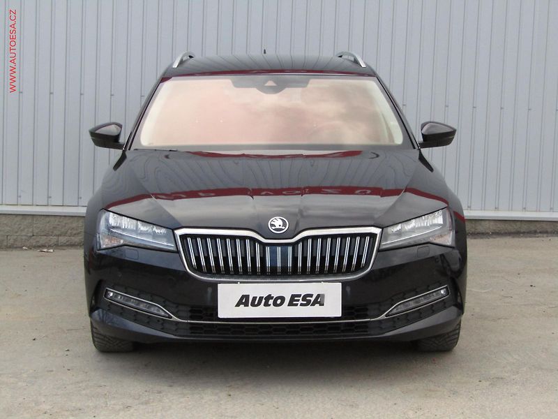 Škoda Superb (2021) 2.0 TDi, Style, DSG, LED - fotka 2 z 21