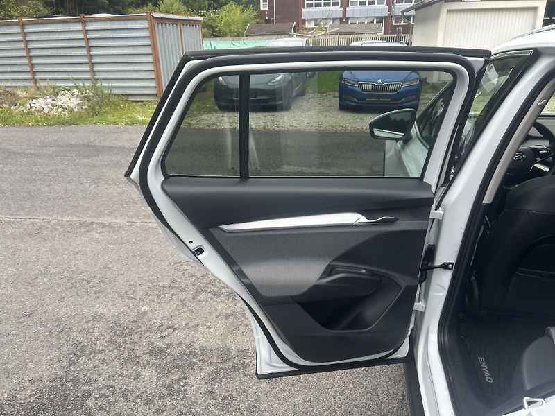 Škoda Enyaq 150kw, iV80 19ALU SOH 90% - fotka 43 z 51