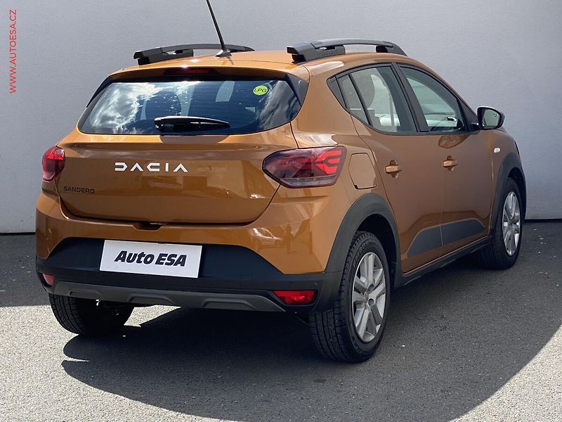 Dacia Sandero (2023) 1.0TCe, 2.maj,ČR, LED, AC - fotka 4 z 16
