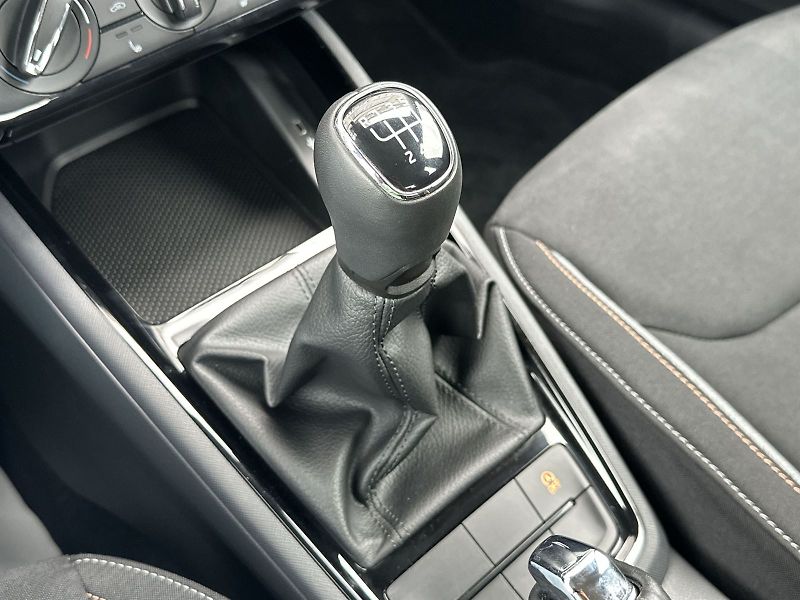 Škoda Kamiq (2025) 1.0 TSI Selection - fotka 16 z 31