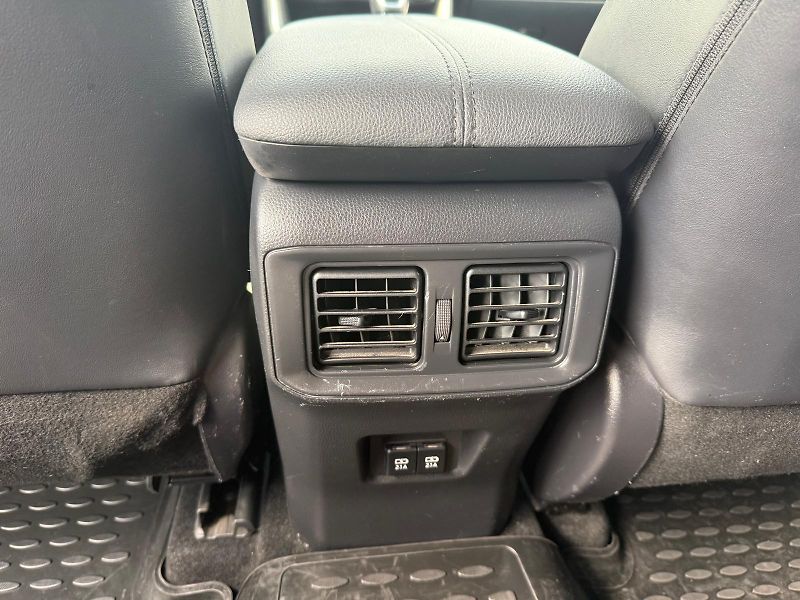 Toyota RAV4 2.5 HSD e-CVT AWD Selection - fotka 23 z 28
