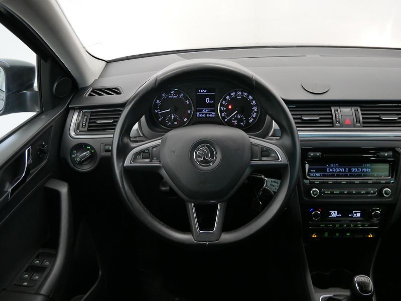 Škoda Rapid - fotka 18 z 25