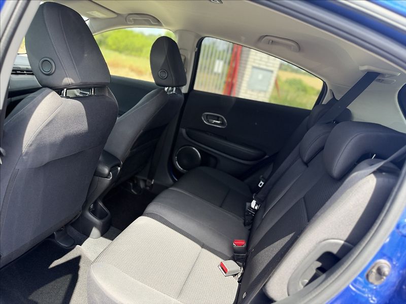 Honda HR-V 1,5 i-VTEC 96kW AUTOMAT TZ - fotka 18 z 27