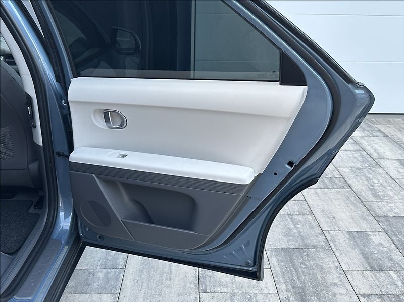 Hyundai Ioniq 5 0,0 170PS  Smart Range A/T - fotka 21 z 58