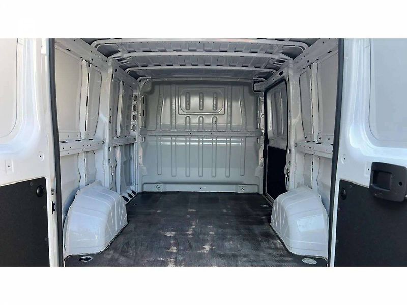 Opel Movano Van 2.2 CDTi 3300 L1H1 MT6 (88 - fotka 33 z 43