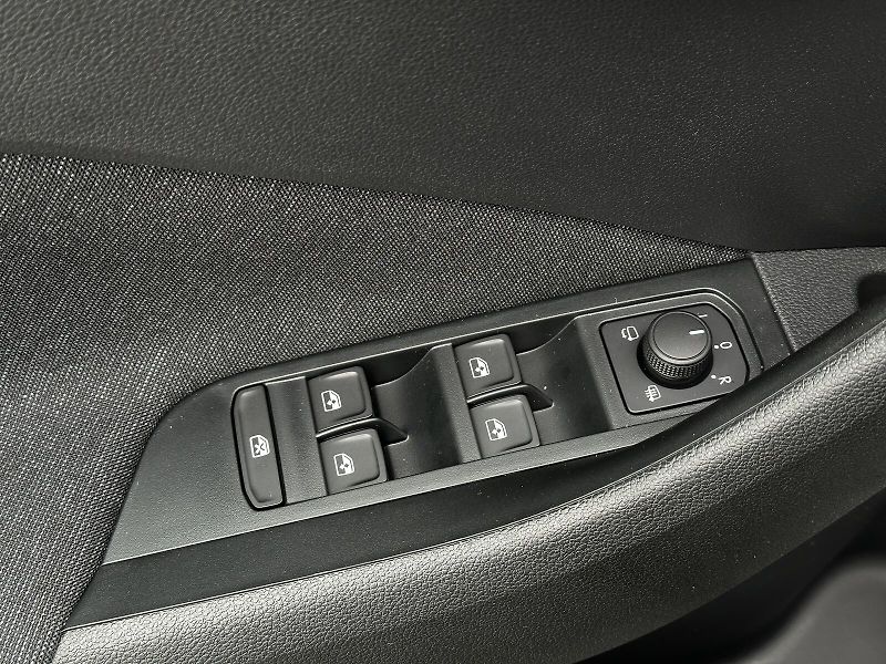 Škoda Scala 1.0TSi DSG 116PS LED V.Cockpit - fotka 15 z 46