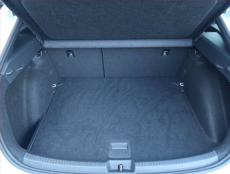 Volkswagen Taigo (2024) 1.5 TSI - fotka 14 z 19