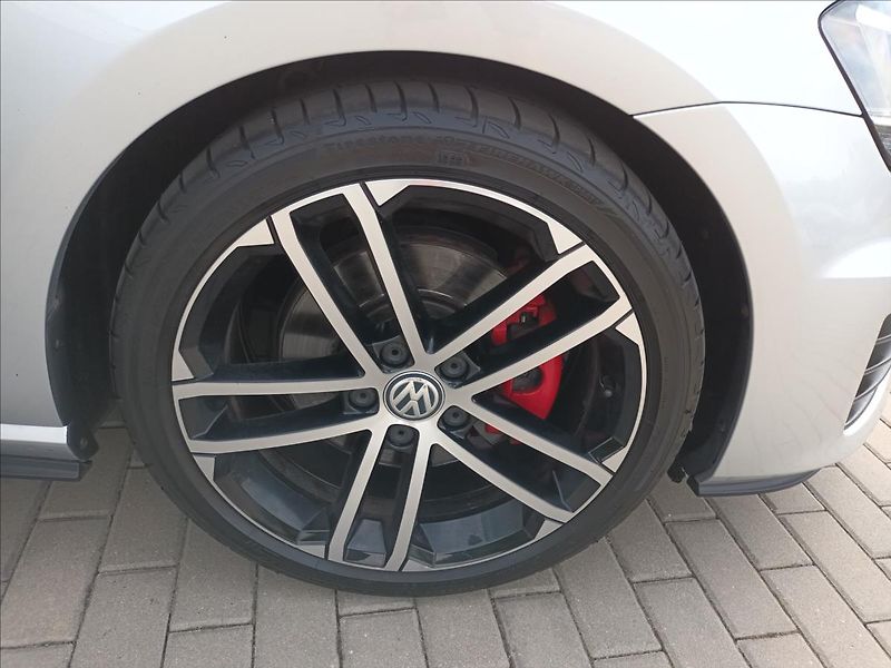 Volkswagen Golf 2,0 TDI,GTD,135KW,NAVI,XENON - fotka 22 z 50