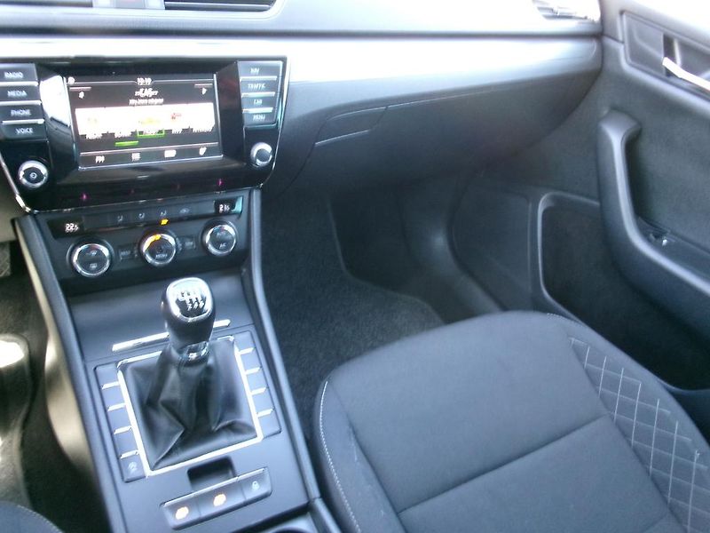 Škoda Superb (2016) 1.6 TDi 88kW - fotka 11 z 12