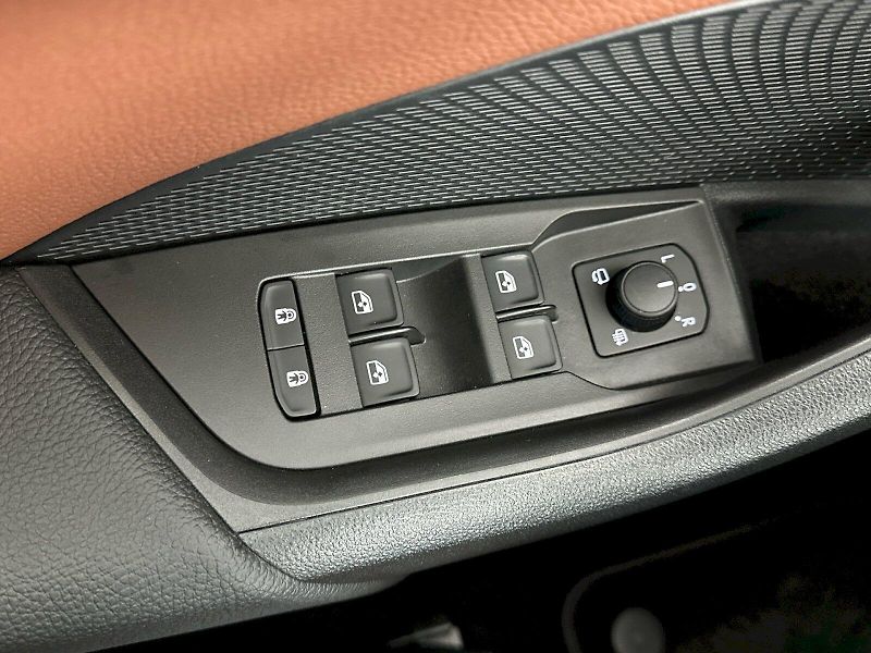 Škoda Octavia (2025) Combi 1.5TSI 110kW Exclusive S - fotka 29 z 36