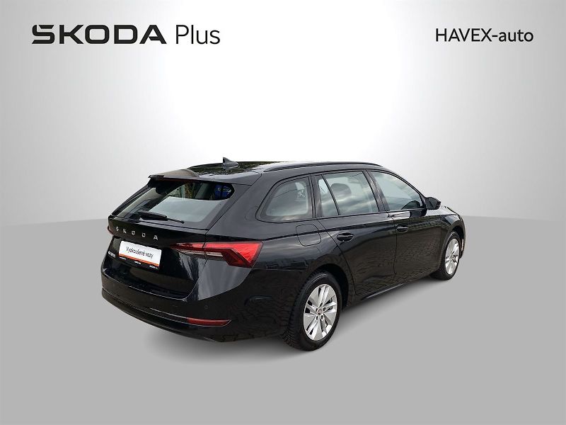 Škoda Octavia (2023) Combi 2.0 TDI DSG Ambition - fotka 2 z 30