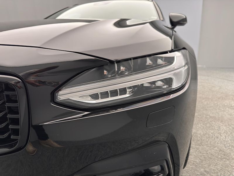 Volvo V90 B4 PLUS DARK AUT  - fotka 21 z 47