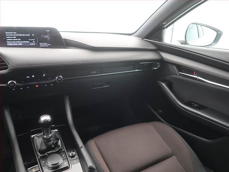 Mazda 3 (2019) 2.0 Skyactiv-G, Serv.kniha - fotka 8 z 17