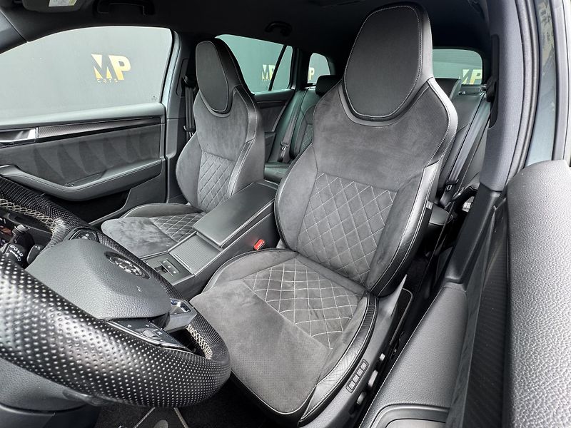 Škoda Superb (2020) 2.0TDi DSG Sportline ACC Kessy - fotka 15 z 50