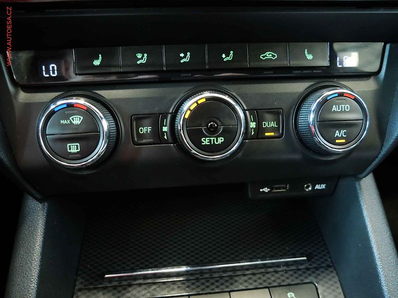 Škoda Octavia (2014) 2.0 TDi, RS, navi, park.asist - fotka 19 z 19