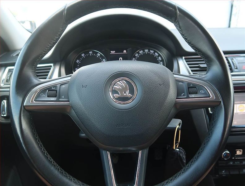 Škoda Rapid (2016) Style 1.2 TSI, Xenony - fotka 15 z 17
