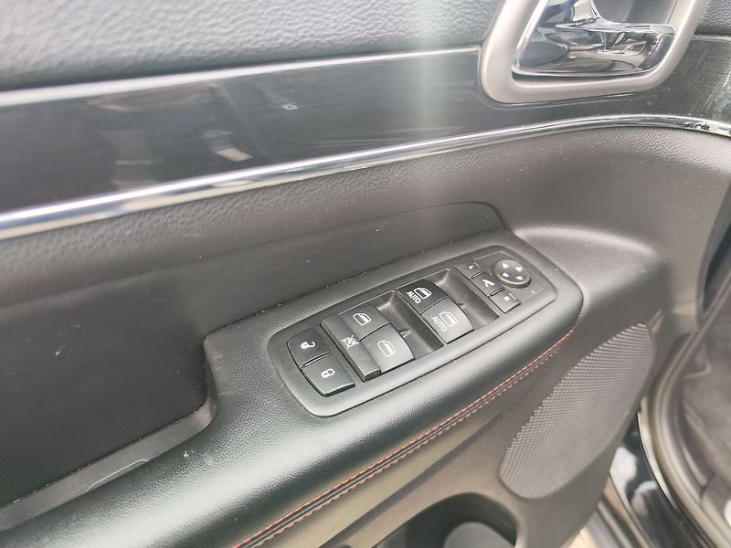 Jeep Grand Cherokee 5.7 HEMI/268kW V8 Trailhawk AT - fotka 32 z 35
