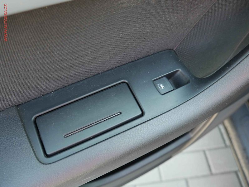 Audi A6 (2006) 2.0TDI, ČR, servis.kniha - fotka 12 z 18