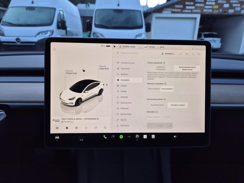 Tesla Model 3 STANDART RANGE 239w SOH 96,5% - fotka 22 z 48
