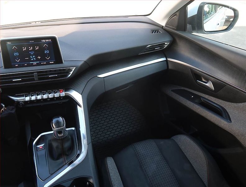 Peugeot 5008 (2020) PureTech 130, 7 míst - fotka 8 z 19