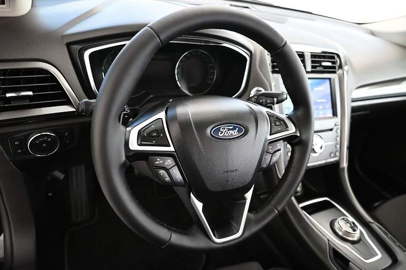 Ford Mondeo (2022) 2.0 LED SONY ACC Tažné Kamera - fotka 13 z 39