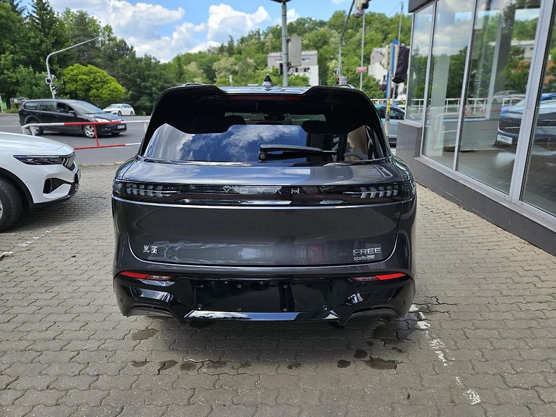 Voyah FREE 318 REV (2025) REV 318 AWD Hybrid - fotka 6 z 16