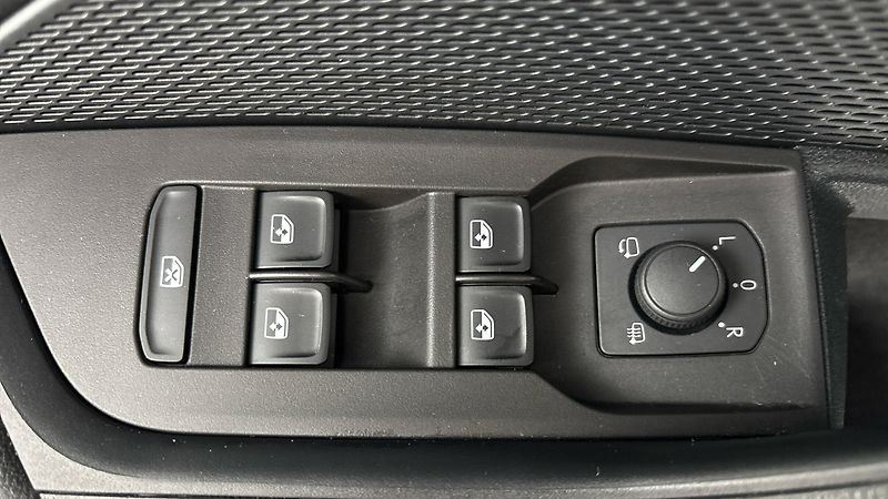 Škoda Octavia 2.0 TDI DSG Ambition - fotka 21 z 23