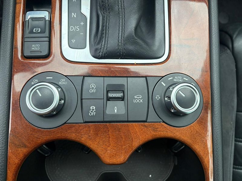 Volkswagen Touareg (2013) 3.0TDI180kW/4x4/VZDUCH/WEBASTO - fotka 18 z 35
