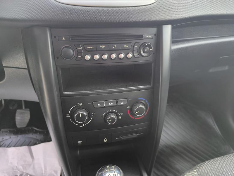 Peugeot 207 1.4  1.MAJITEL, DOLOŽENÉ KM - fotka 21 z 25