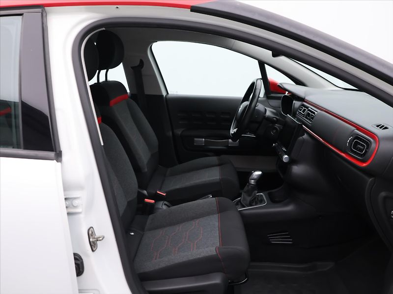 Citroën C3 1.2 PT 82k CZ Feel Aut.Klima - fotka 11 z 26
