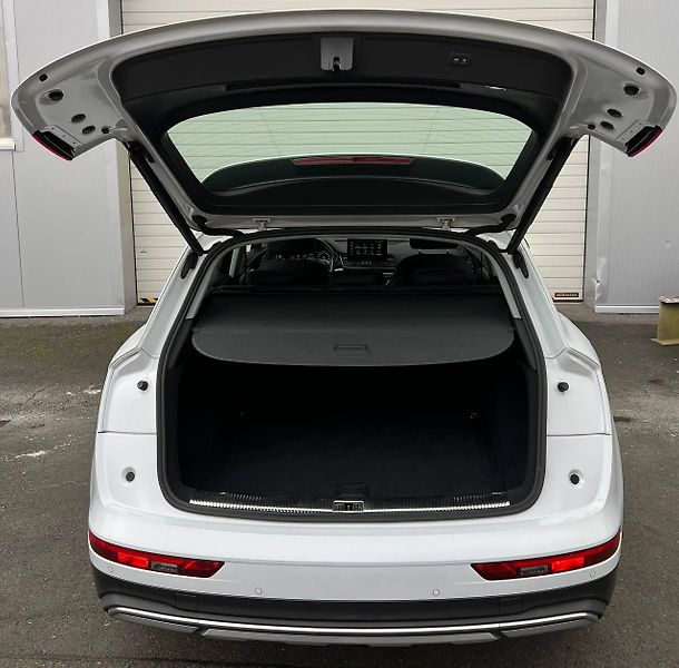 Audi Q5 (2023) 120kW ADAPTIVNÍ TEMPOMAT  - fotka 7 z 25