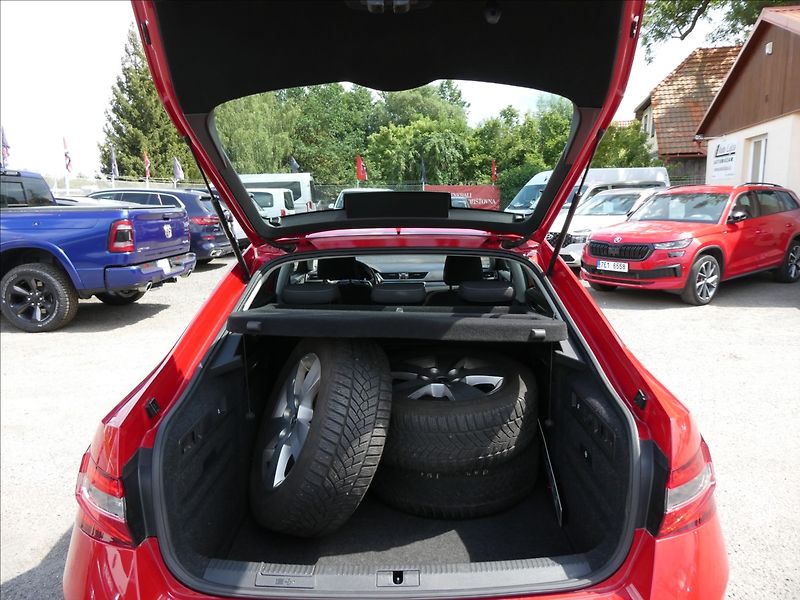 Škoda Superb 1,5 TSi 110kW STYLE+, NAVI,LED - fotka 15 z 37
