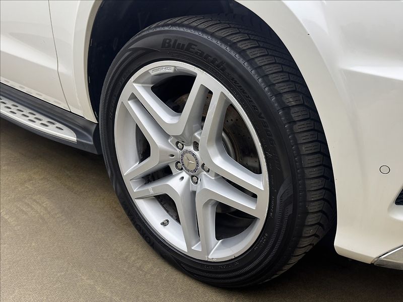 Mercedes-Benz GL 3,0 DPH AMG 4X4 NZTOP 360° TZ - fotka 45 z 48
