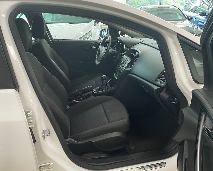 Opel Astra 1,4 16V, ČR, 1.MAJ - fotka 11 z 20