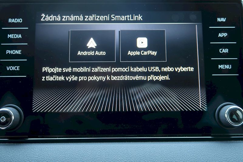 Škoda Karoq (2025) Top Selection 1.5 TSI 110 kW D - fotka 8 z 28