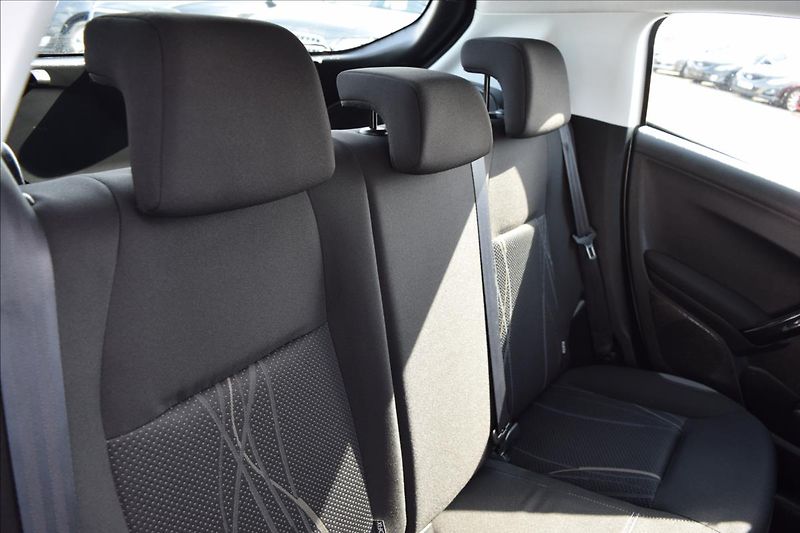 Peugeot 208 1,4 HDi 50KW NÍZKÉ KM KLIMA - fotka 21 z 50
